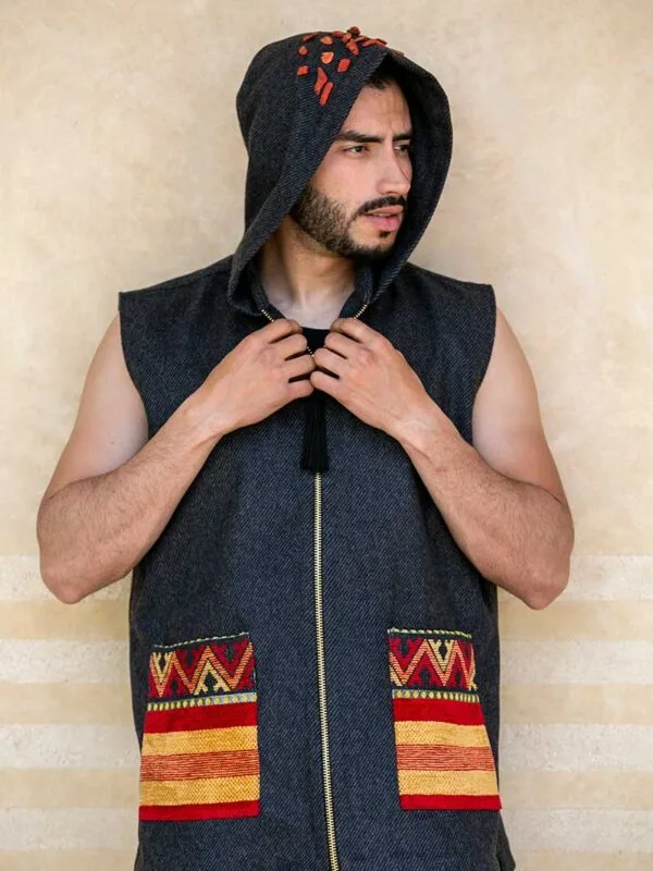 Hooded Moroccan caftan dress, sleeveless cut